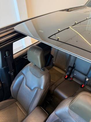 JEEP COMMANDER 1.3 T270 TURBO FLEX OVERLAND AT6 JEEP COMMANDER 1.3 T270 TURBO FLEX OVERLAND AT6
